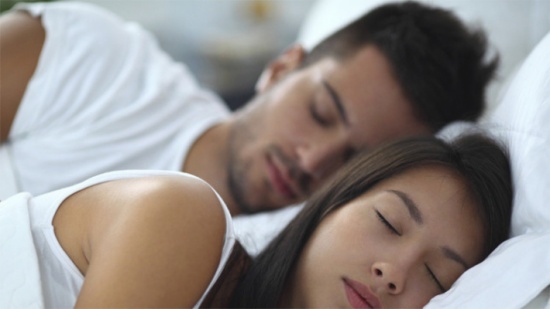 من ينبغي أن ينام لفترة أطول.. الرجل أم المرأة؟ من ينبغي أن ينام لفترة أطول.. الرجل أم المرأة؟