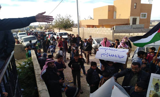 صور : اعتصام في مأدبا احتجاجا على واقع مدرسة التيم الجنوبي صور : اعتصام في مأدبا احتجاجا على واقع مدرسة التيم الجنوبي