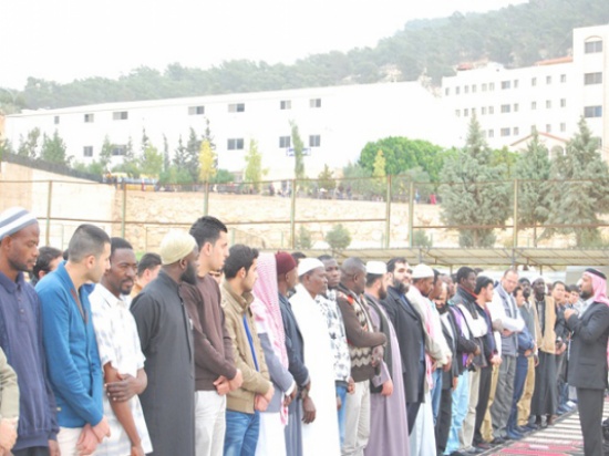 أسرة جامعة جرش تصلي صلاة الاستسقاء