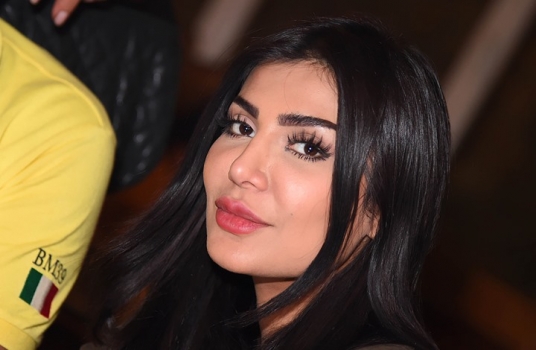 أمل العوضي ترتدي الحجاب