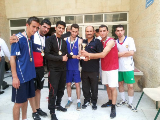 جامعة إربد الأهلية تحرز المركز اﻻول في سباق الاستقلال لاختراق الضاحية في رحاب جامعة فيلادلفيا