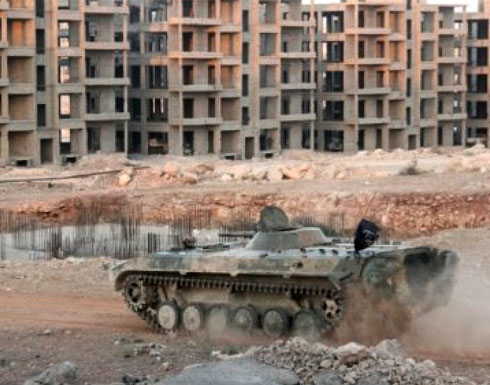 المعارضة السورية والنظام يحتشدان عسكرياً لمواجهات كبيرة بحلب المعارضة السورية والنظام يحتشدان عسكرياً لمواجهات كبيرة بحلب
