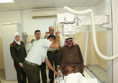 مركز طبي الأزرق العسكري يقيم يوماً طبياً مجانياً مركز طبي الأزرق العسكري يقيم يوماً طبياً مجانياً