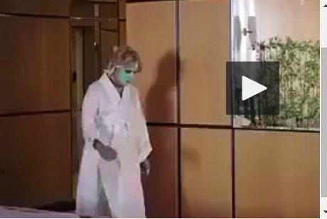 بالفيديو.. رد فعل امرأة رأت وجهها في المرآة بعد وضع ماسك بالفيديو.. رد فعل امرأة رأت وجهها في المرآة بعد وضع ماسك