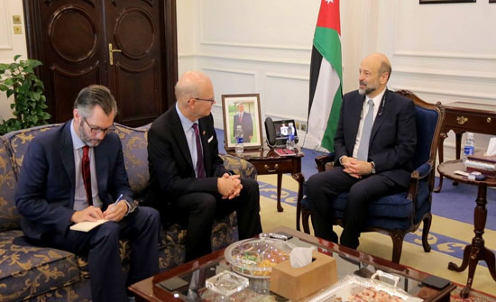 الرزاز يلتقي رئيس مجلس النواب الكندي الرزاز يلتقي رئيس مجلس النواب الكندي