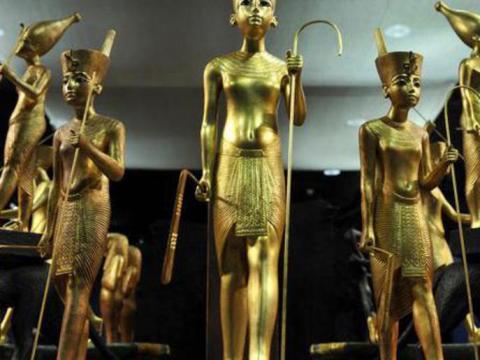 ﻿ألماني وزوجته يحوزان قطعة أثرية فرعونية يريدان إعادتها لمصر