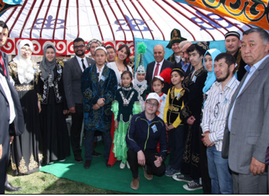 افتتاح معرض التراث الدولي في "الأردنية"