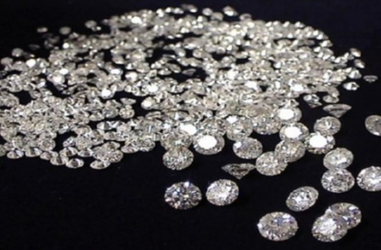 رجل أعمال سعودي يشتري أغلى لعبة مرصعة بالألماس والياقوت