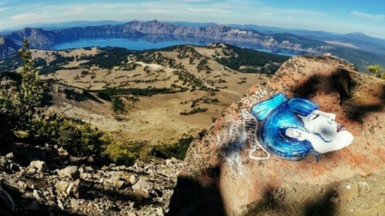 حكم غريب من نوعه بحق رسامة!