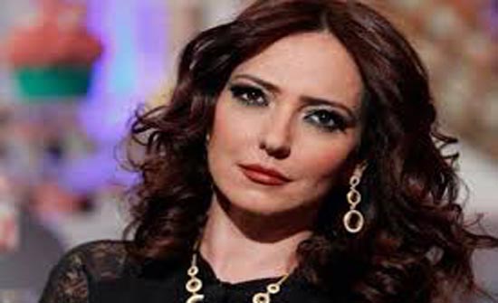 صورة نادرة لأمل عرفة من دون ماكياج... صورة نادرة لأمل عرفة من دون ماكياج...