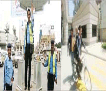 وزير يمني يتوجه إلى عمله بدراجة هوائية وزير يمني يتوجه إلى عمله بدراجة هوائية