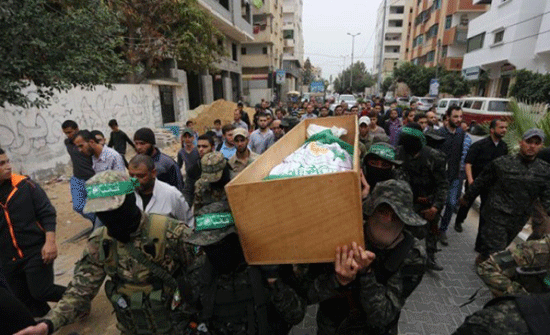 فيديو : تشييع 6 شهداء في غزة والقسام تكشف ملابسات الانفجار