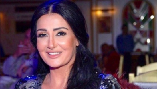 بالفيديو - غادة عبد الرازق تتلقى هدية ثمينة من ابنتها.. شاهدوا ردّ فعلها!!