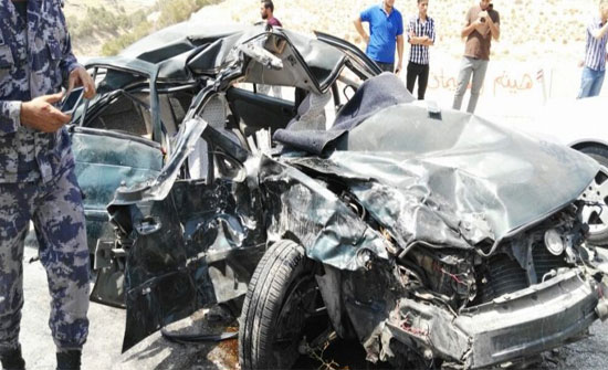 وفاة وإصابات اثر حادث تصادم مروع في الزرقاء وفاة وإصابات اثر حادث تصادم مروع في الزرقاء