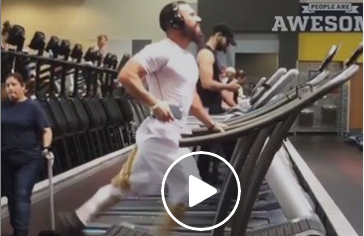 .شاهد..  رجل يثير ضجة بسرعته على المشاية الكهربائية