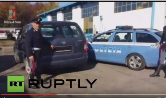 بالفيديو.. فكرة جنونية من أجل تجنب المخالفات المرورية بالفيديو.. فكرة جنونية من أجل تجنب المخالفات المرورية