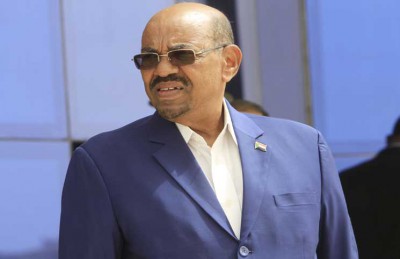 الجنائية الدولية تناشد جنوب افريقيا توقيف “البشير” في قمة جوهانسبرغ