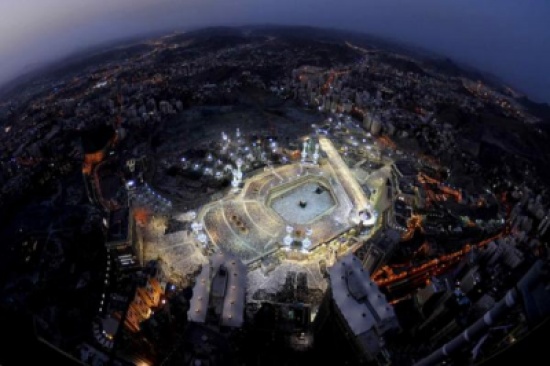 لماذا يتعمّد الإعلام الغربي كتابة Mecca بدلًا من Makkah؟