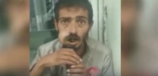 فيديو: مختل عقليا يتلو القرآن بصوت عذب فيديو: مختل عقليا يتلو القرآن بصوت عذب
