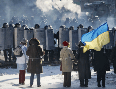 الجيش يدعو الرئيس الاوكراني إلى اتخاذ تدابير عاجلة لارساء الاستقرار في البلاد