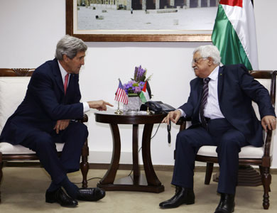كيري يرجئ الإفراج عن الدفعة الثالثة من الأسرى الفلسطينيين للضغط على عباس كيري يرجئ الإفراج عن الدفعة الثالثة من الأسرى الفلسطينيين للضغط على عباس
