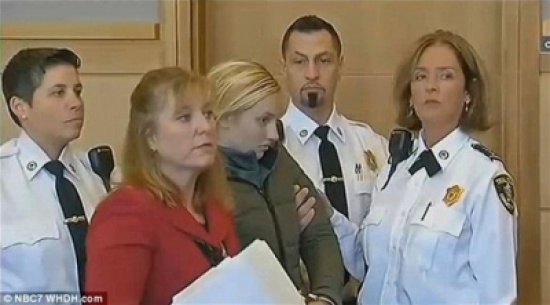 جليسة أطفال تختطف طفلة في الثانية وتعذبها