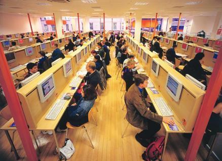 أول مستشفى لعلاج إدمان الانترنت