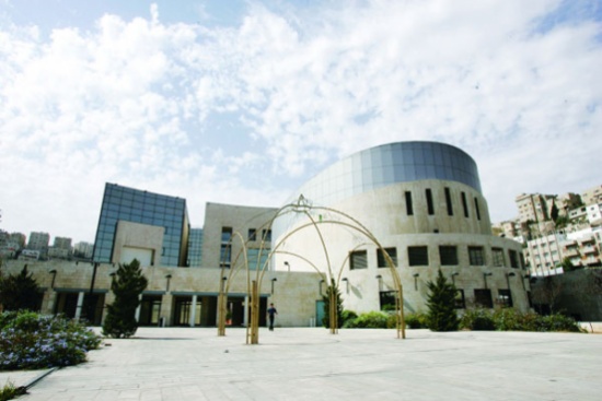 امانة عمان تواصل حملة  تعزيلة لمعالجة التلوثين البيئي والبصري