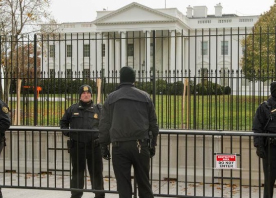 أمريكا تعتقل رجلاً هدد بقتل أوباما ومرشحين محتملين للرئاسة