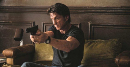 الرجل المسلح.. رحلة عميل مخابرات بحثا عن براءة ذمة