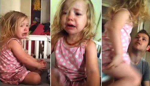 طفلة تبكي لـ سرقة أبيها لأنفها