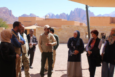 معماريون ومخططون حضريون يزورون محمية وادي رم