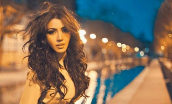 أسماء لمنور من الغناء الى الشعر في "صيبة"