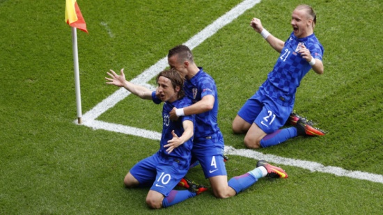 بالفيديو : كرواتيا تستهل مشوارها في اليورو بفوز ثمين على تركيا بالفيديو : كرواتيا تستهل مشوارها في اليورو بفوز ثمين على تركيا