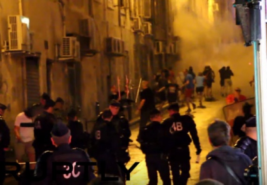 بالفيديو : يورو 2016.. شغب بين المشجعين الإنجليز والروس في فرنسا