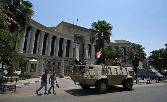 محاكم مبارك "الاستثنائية" تعود إلى العمل في مصر محاكم مبارك "الاستثنائية" تعود إلى العمل في مصر