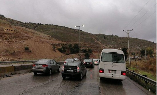 أزمة سير خانقة على طريق جرش عمان أزمة سير خانقة على طريق جرش عمان