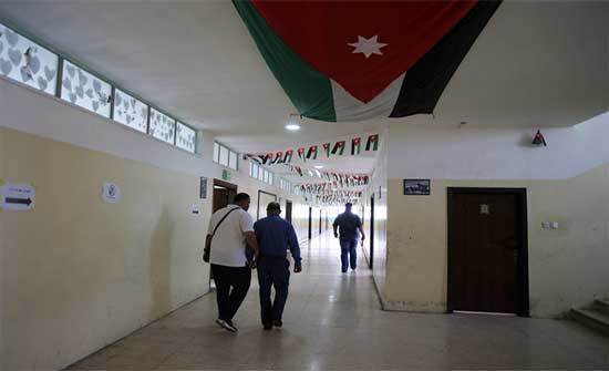 التحاق أكثر من من 137 ألف معلم بالمدارس اليوم قبيل أسبوع من بدء العام الدراسي التحاق أكثر من من 137 ألف معلم بالمدارس اليوم قبيل أسبوع من بدء العام الدراسي