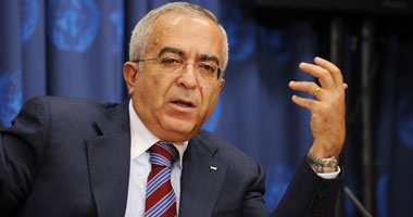 موظفو السلطة الفلسطينية يتظاهرون بالضفة الغربية احتجاجا على تأخر الرواتب