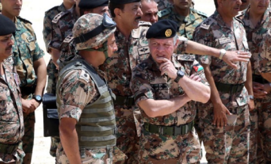 الملك يزور القيادة العامة للقوات المسلحة الملك يزور القيادة العامة للقوات المسلحة
