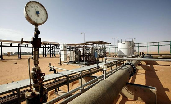 بعد اختطاف عمّال..إغلاق آبار نفط بحقل الشرارة الليبي بعد اختطاف عمّال..إغلاق آبار نفط بحقل الشرارة الليبي