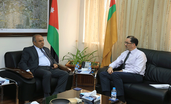 "الأردنية" تبحث التعاون مع " كونيتيكت هارتفورد " الأمريكية