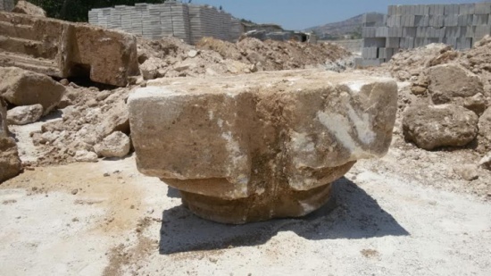 العثور على قطع اثرية في حفرية بجرش