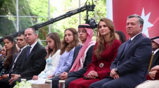 نشاطات الملك خلال اسبوع ( فيديو ) نشاطات الملك خلال اسبوع ( فيديو )