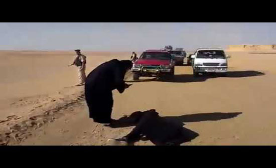 فيديو جديد مروع لمذبحة المنيا.. وقصة أم بطلة فدت طفليها