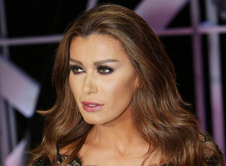 نادين الراسي تحتفل بتخرج ابنها.. شاهد نادين الراسي تحتفل بتخرج ابنها.. شاهد