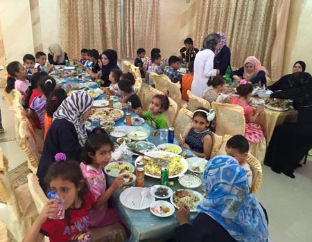 حفل افطار لأيتام جمعية عمر بن الخطاب