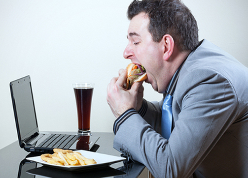 اﻻﻓراط ﻓﻲ اﻻﻛل لمستوى 2100 سعر حراري ﯾﺿﻌف اﻟذاﻛرة