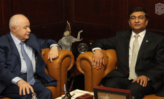 أبوغزاله يستقبل السفير الباكستاني لدى الأردن ويعلن عن افتتاح المكتب 101 من مكاتب المجموعة في لاهور