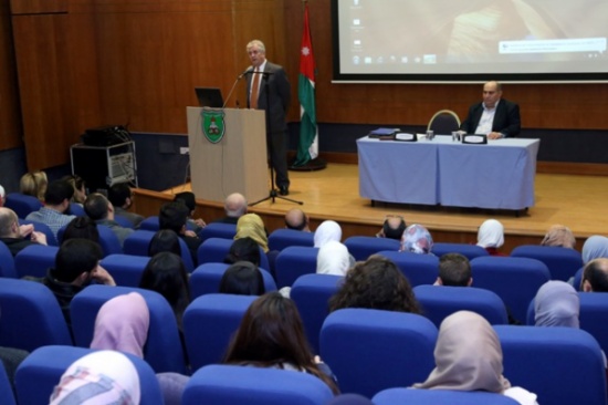 محاضرة حول المنح الدراسية التي يوفرها برنامج فولبرايت للطلبة في (الأردنية)